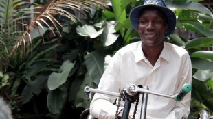 Uganda: Fred Batales Disability Art Projekt